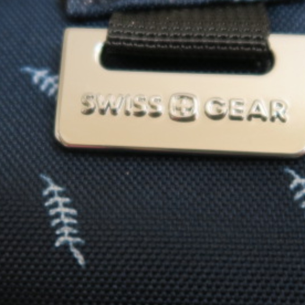 SWISS GEAR BACKPACK - Picture 2 of 7